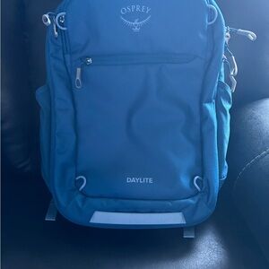 Osprey Daylite 26+6 Backpack in Vibrant Blue